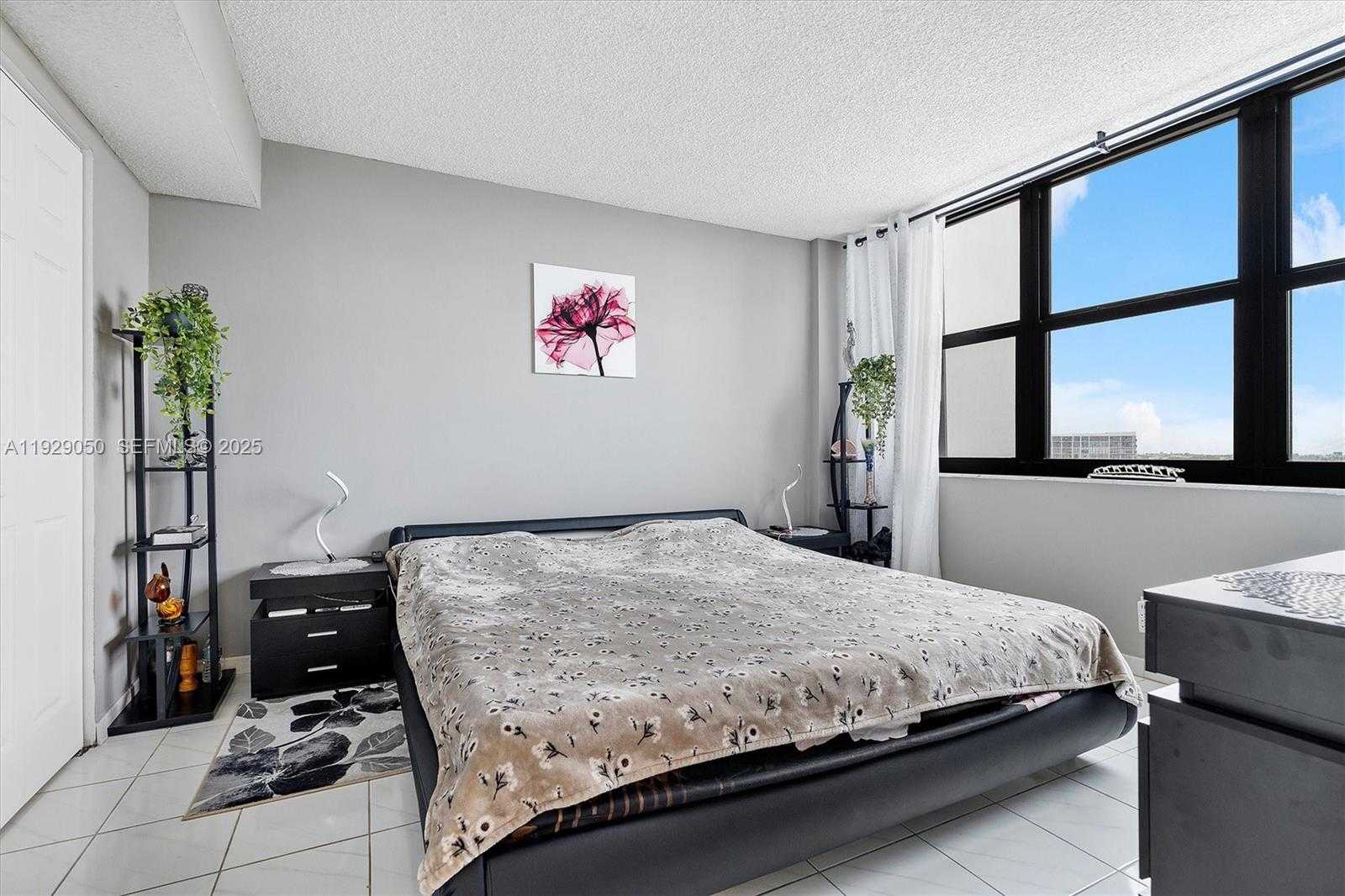 Imagen de Pequeño Objeto