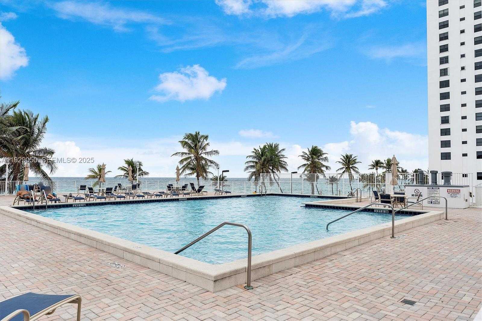 Imagen de Pequeño Objeto