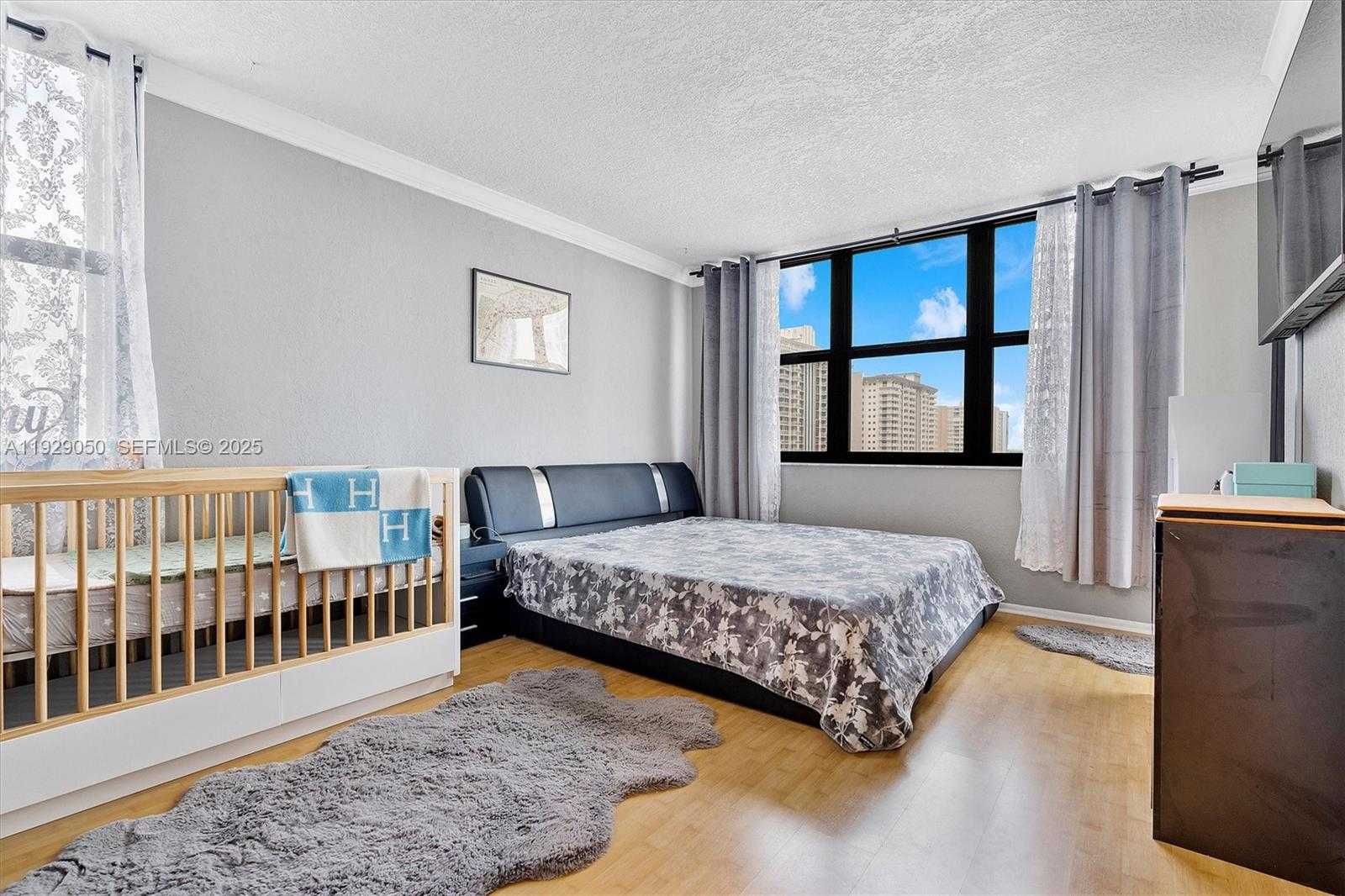 Imagen de Pequeño Objeto