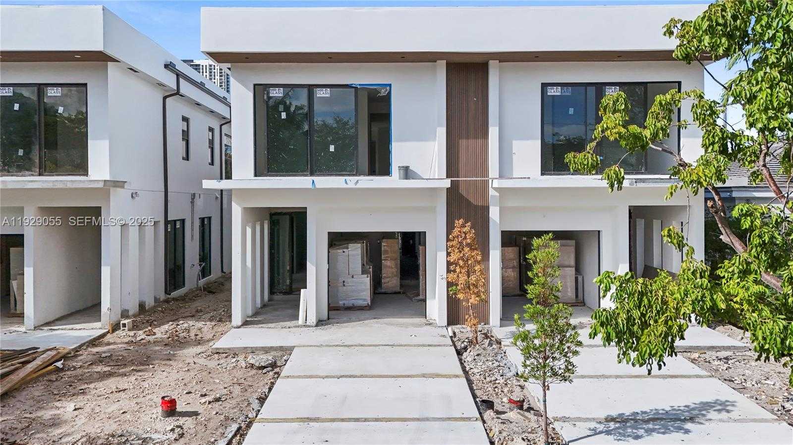 Small Image of 17 SOUTH EAST 12TH AVE #A, Fort Lauderdale Number 2