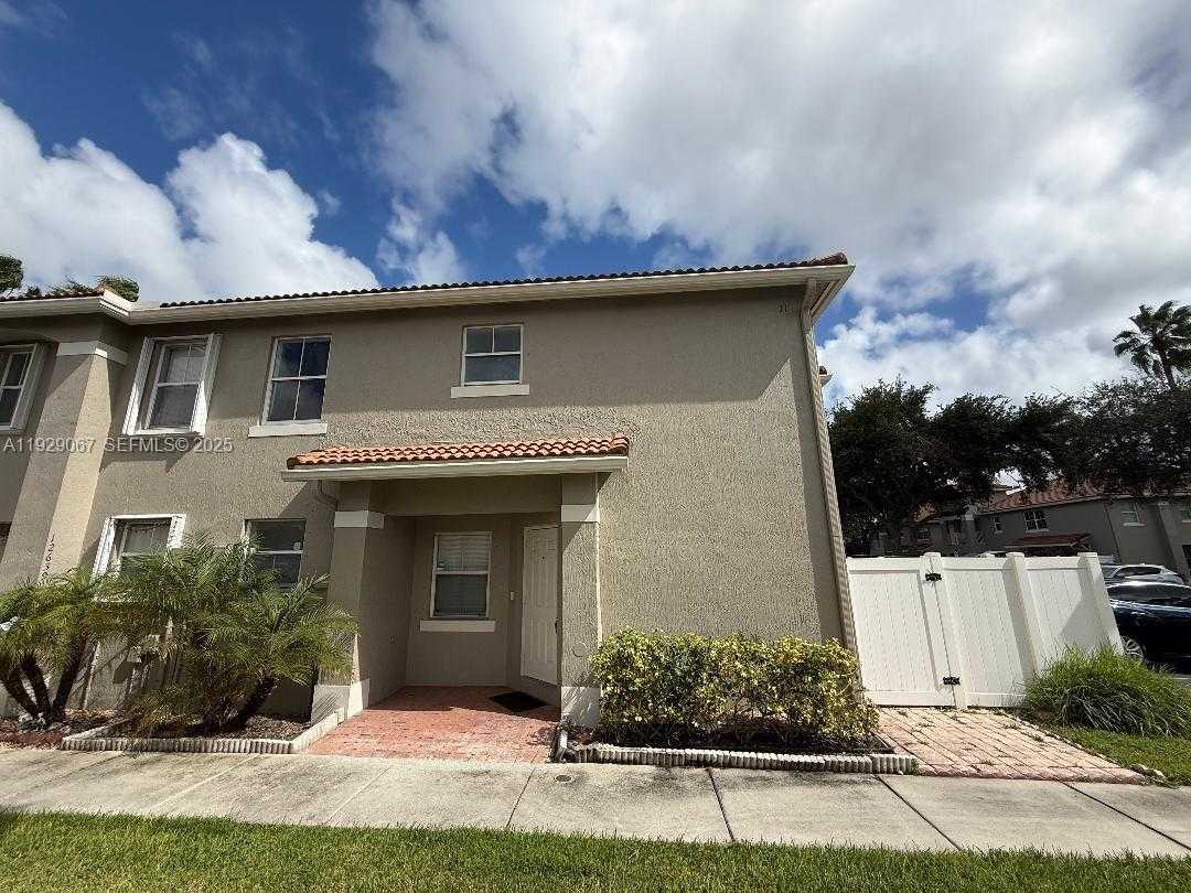 Small Image of 12637 SOUTH WEST 54TH ST, Miramar Number 3