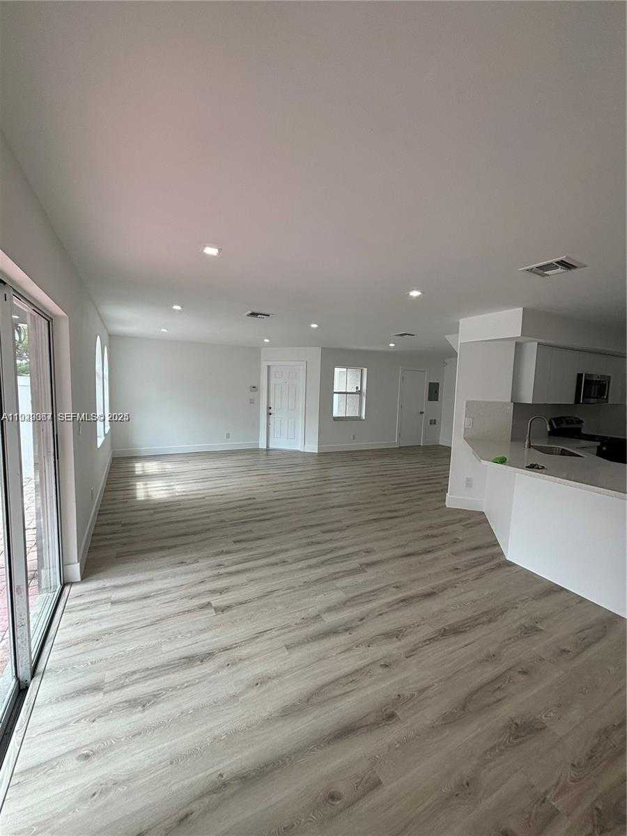 Small Image of 12637 SOUTH WEST 54TH ST, Miramar Number 6