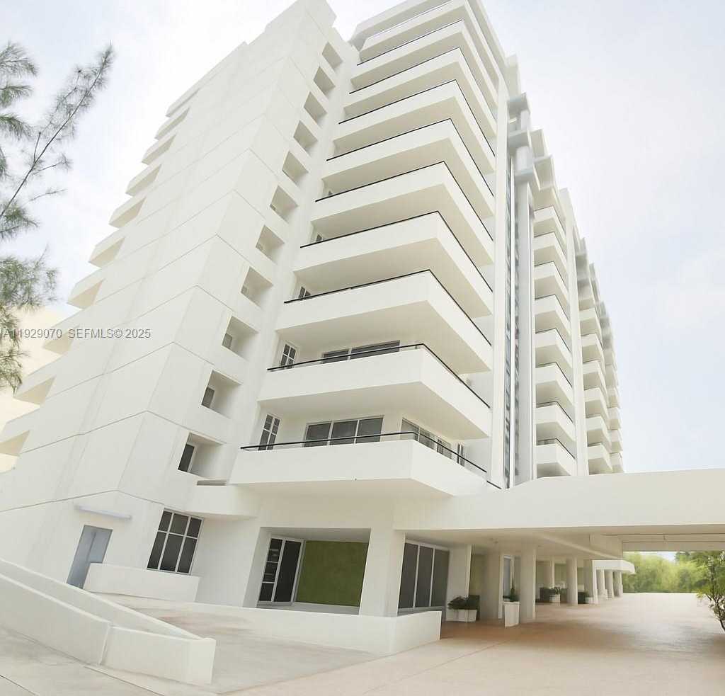Small Image of 3200 COLLINS AVE #12-8, Miami Beach Number 1