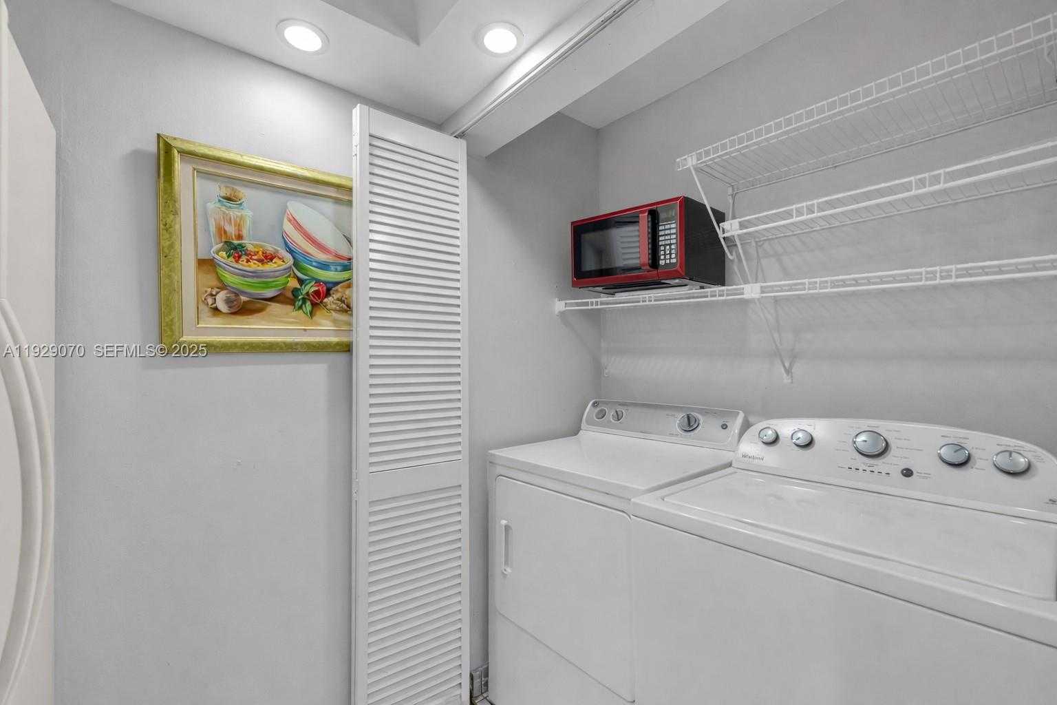 Small Image of 3200 COLLINS AVE #12-8, Miami Beach Number 10