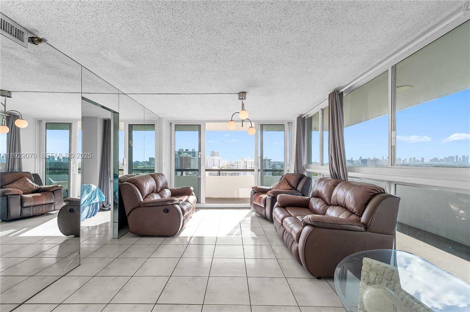 Small Image of 3200 COLLINS AVE #12-8, Miami Beach Number 15