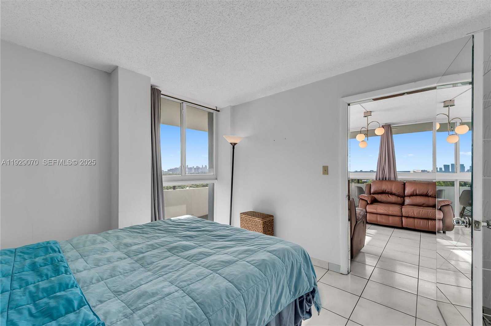 Small Image of 3200 COLLINS AVE #12-8, Miami Beach Number 18