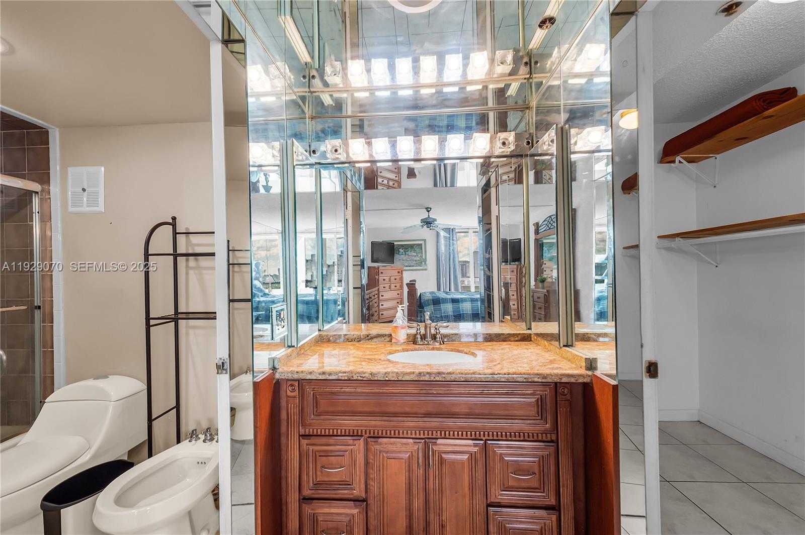 Small Image of 3200 COLLINS AVE #12-8, Miami Beach Number 23