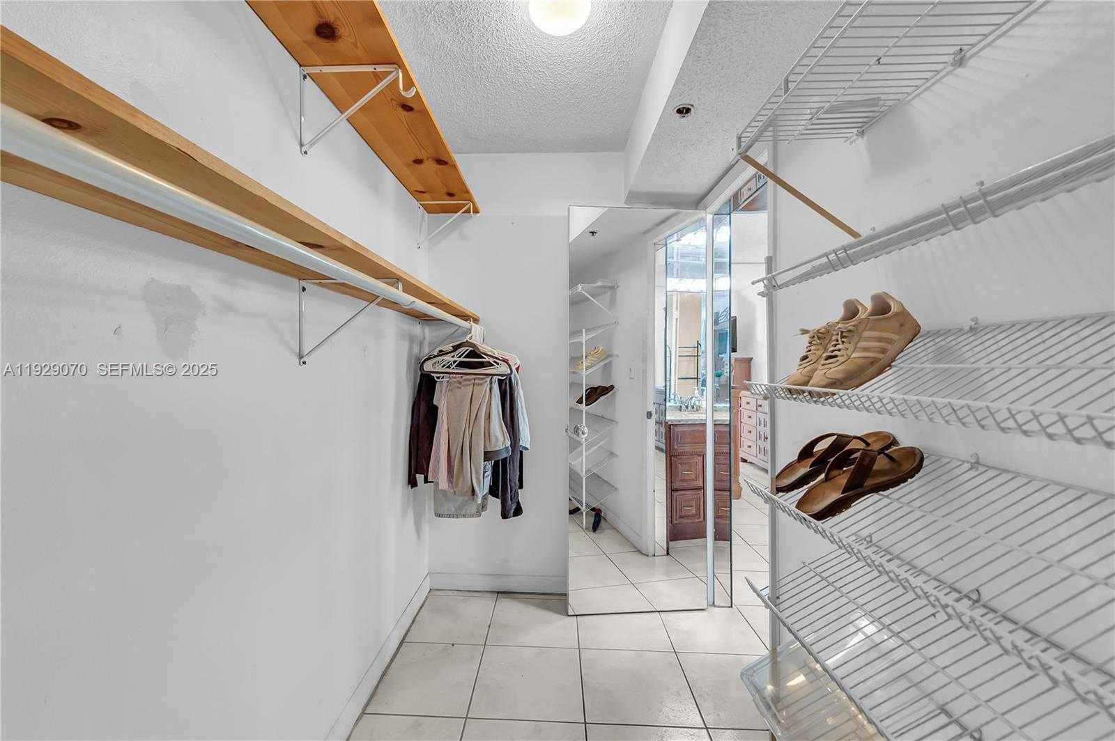 Small Image of 3200 COLLINS AVE #12-8, Miami Beach Number 26