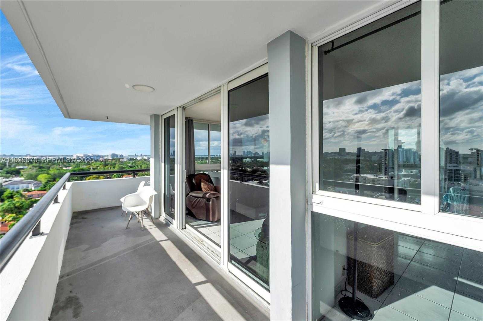 Small Image of 3200 COLLINS AVE #12-8, Miami Beach Number 27