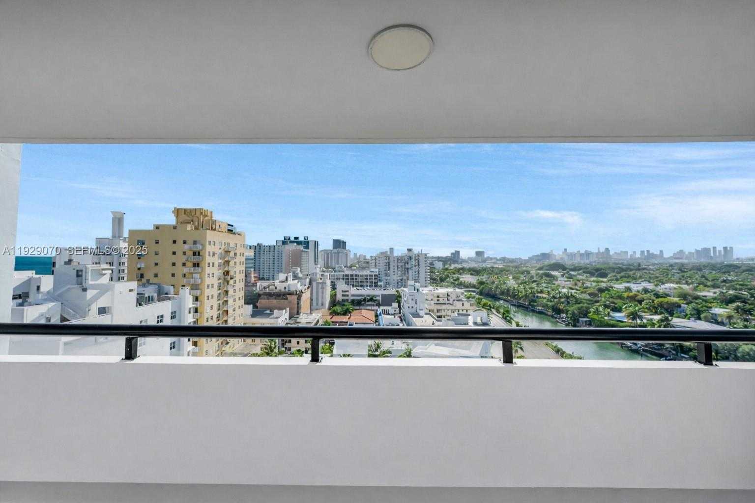 Small Image of 3200 COLLINS AVE #12-8, Miami Beach Number 30