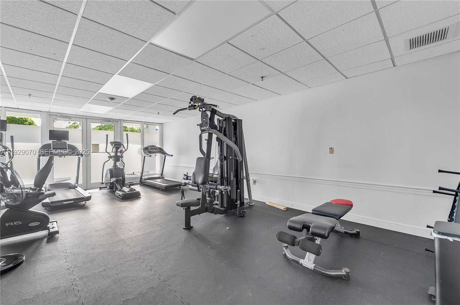 Small Image of 3200 COLLINS AVE #12-8, Miami Beach Number 38