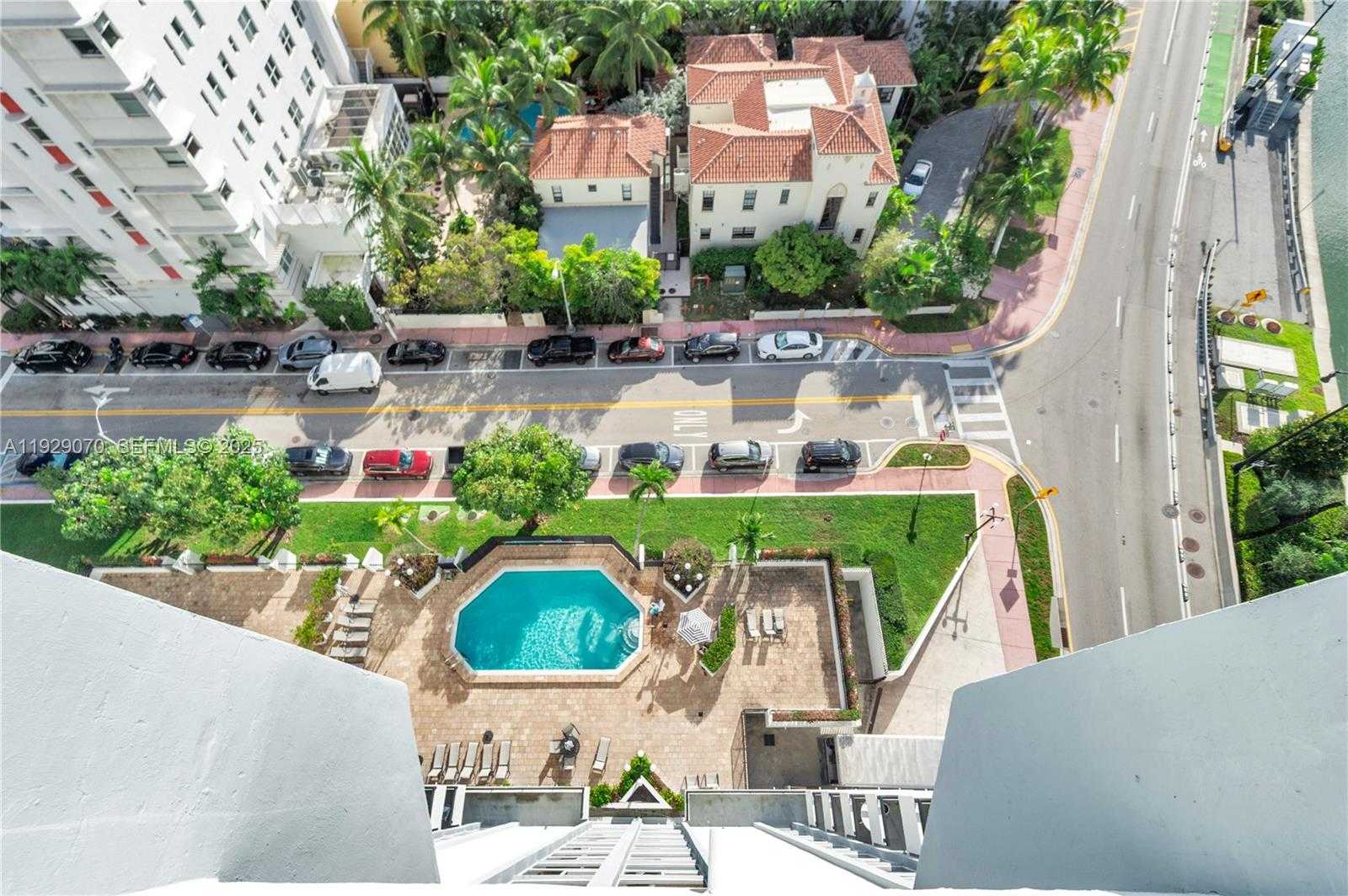 Small Image of 3200 COLLINS AVE #12-8, Miami Beach Number 41