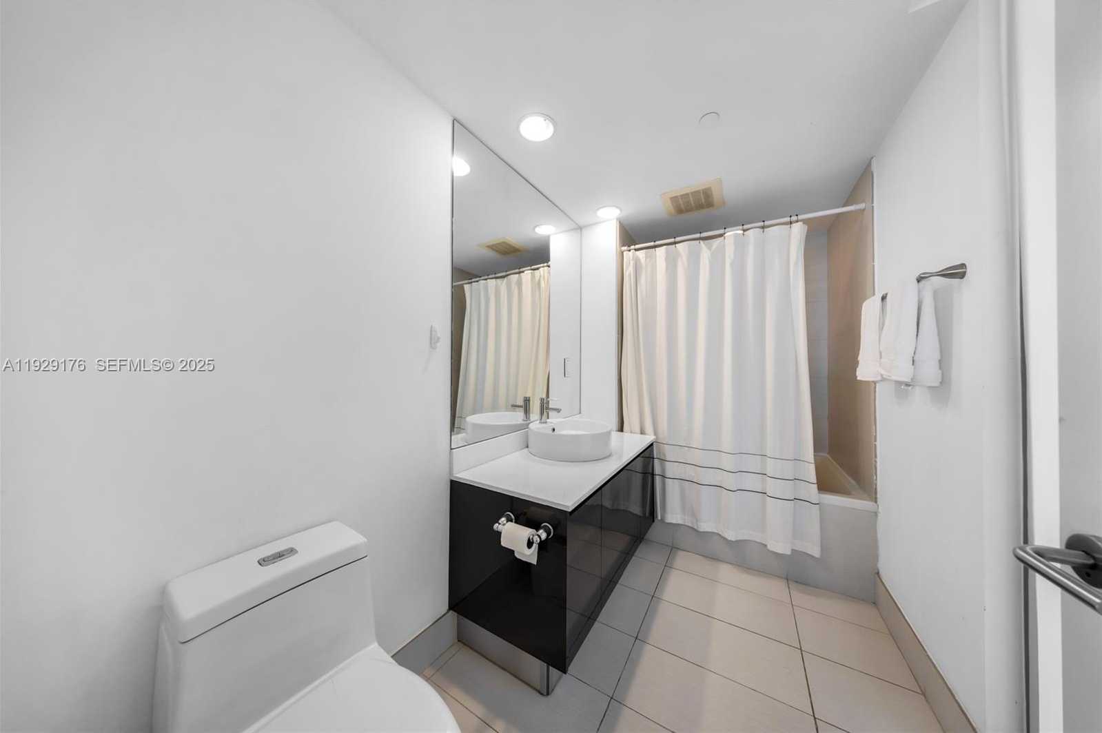 Small Image of 31 SOUTH EAST 6TH ST #907, Miami Number 19