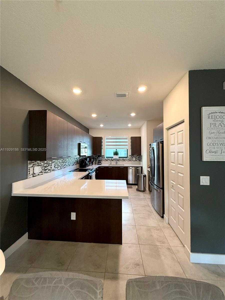 Small Image of 4654 NORTH WEST 84TH AVE, Doral Number 18