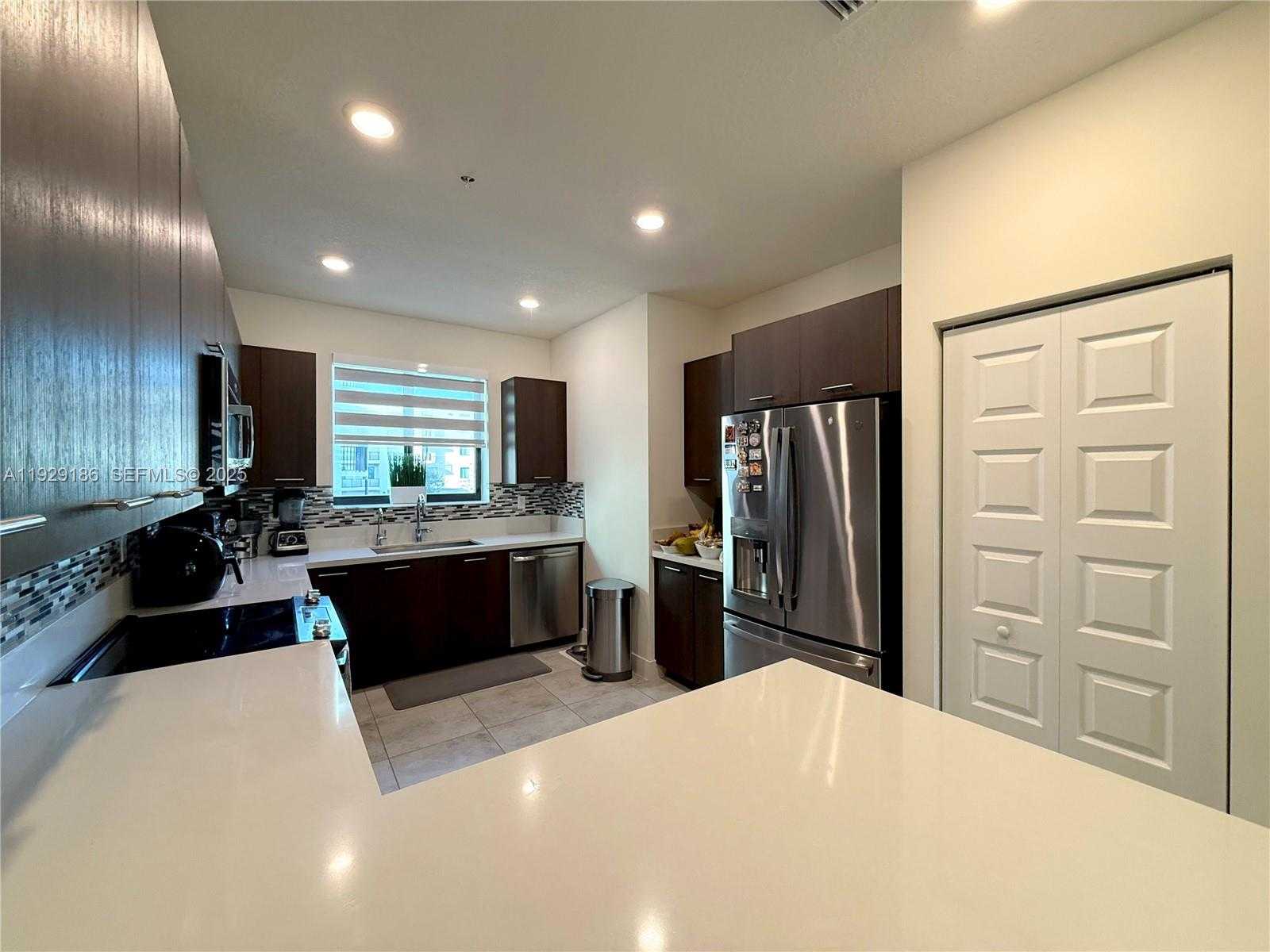 Small Image of 4654 NORTH WEST 84TH AVE, Doral Number 19