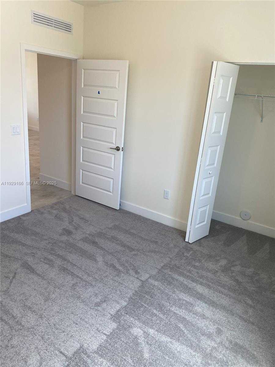 Small Image of 4654 NORTH WEST 84TH AVE, Doral Number 24