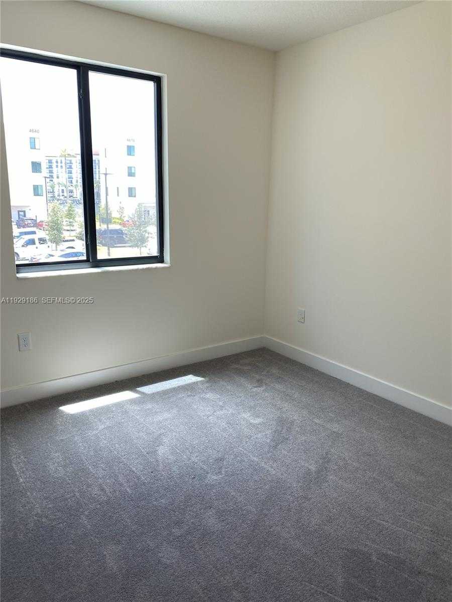 Small Image of 4654 NORTH WEST 84TH AVE, Doral Number 25