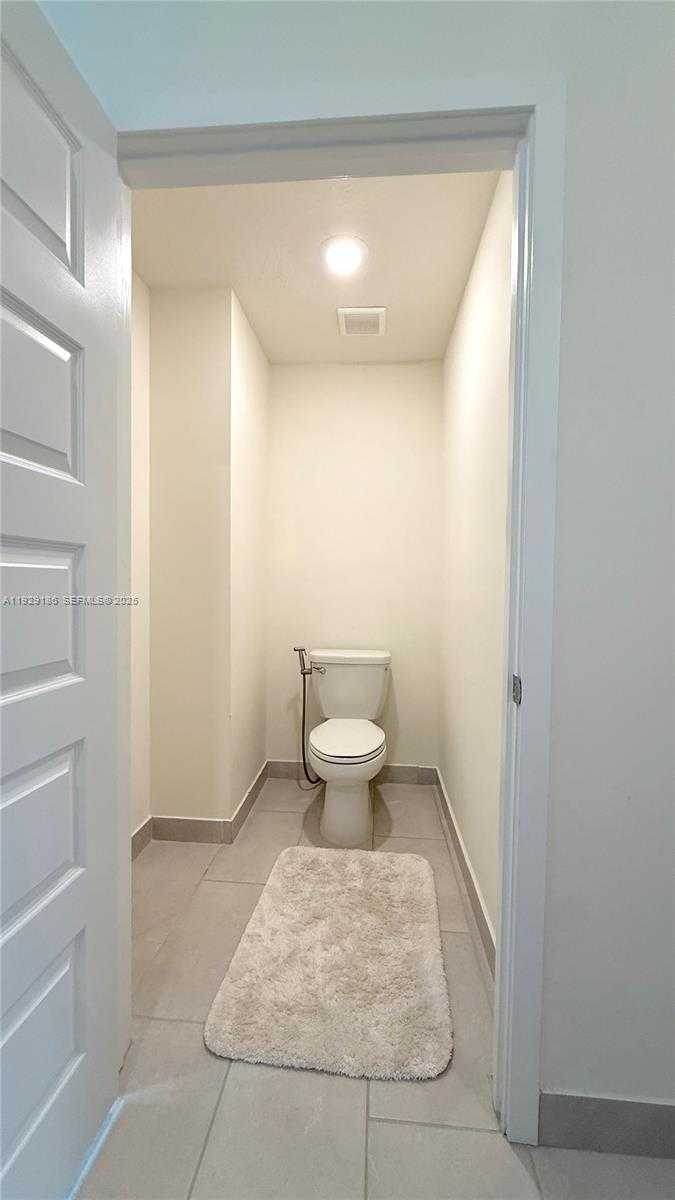 Small Image of 4654 NORTH WEST 84TH AVE, Doral Number 29