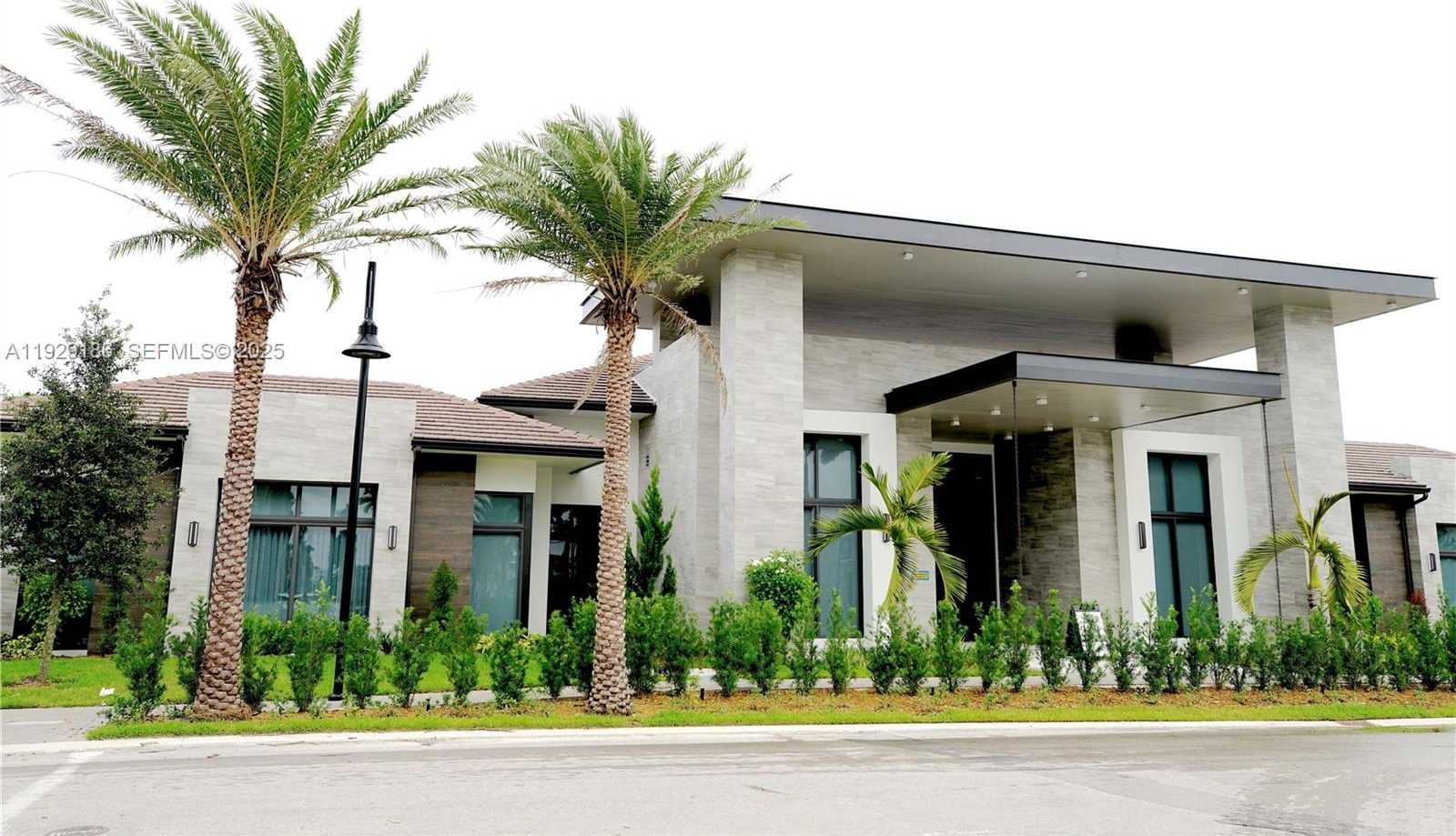 Small Image of 4654 NORTH WEST 84TH AVE, Doral Number 42