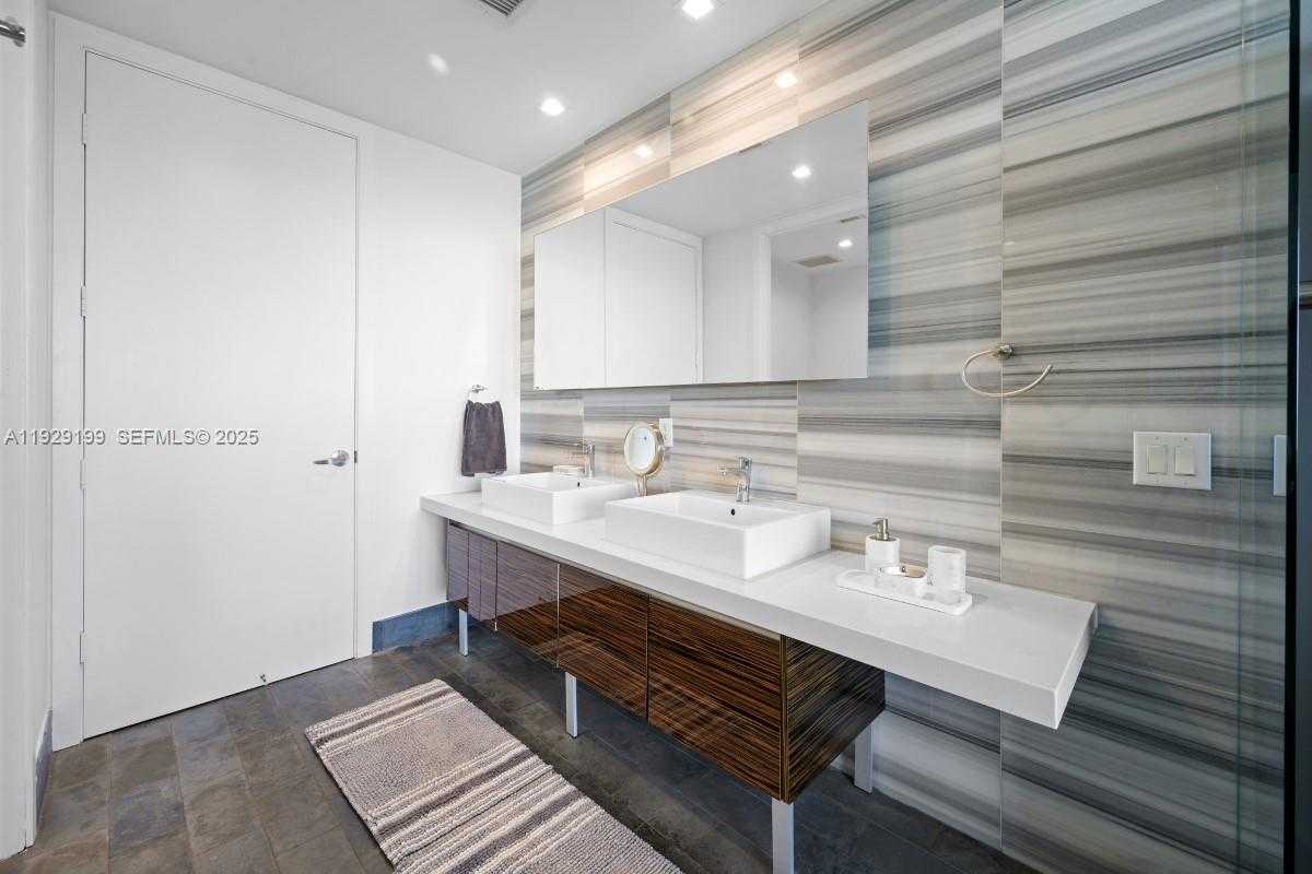 Small Image of 1100 BISCAYNE BLVD #3104, Miami Number 10