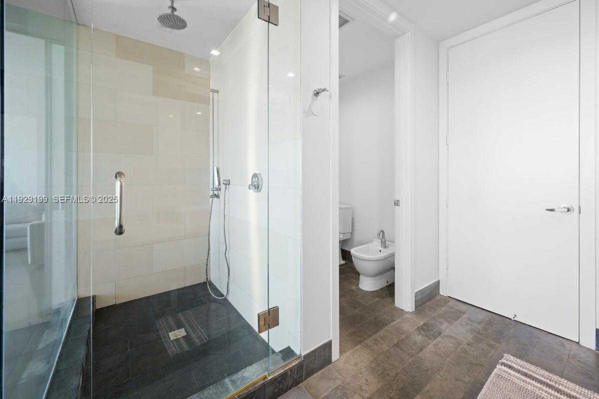 Small Image of 1100 BISCAYNE BLVD #3104, Miami Number 11