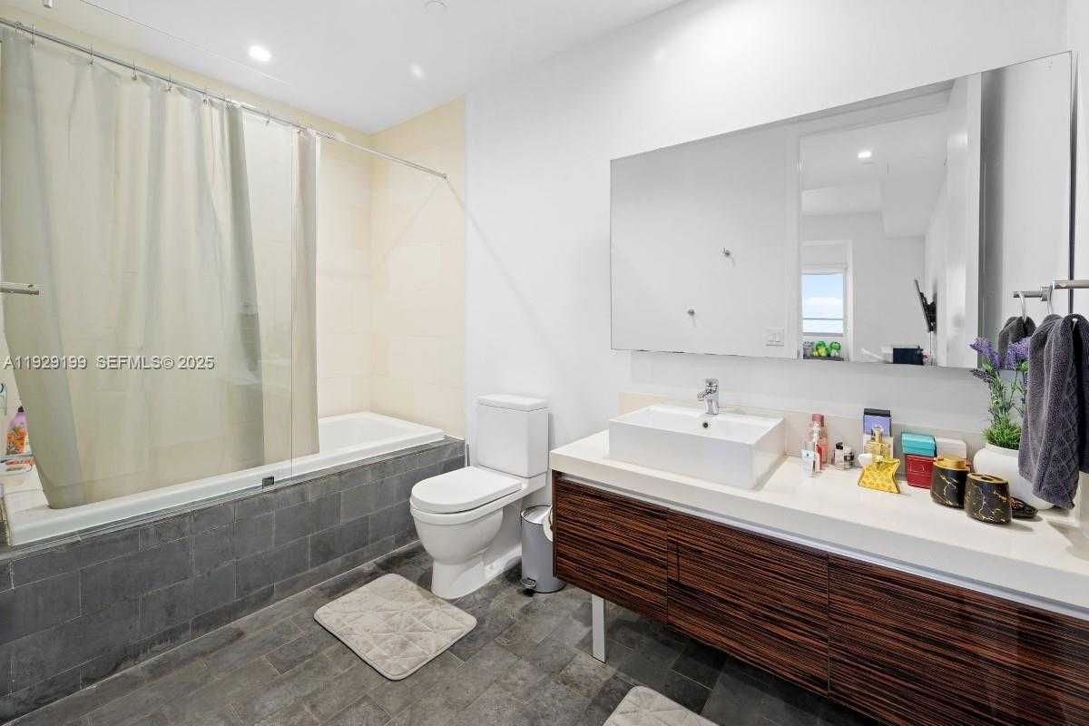 Small Image of 1100 BISCAYNE BLVD #3104, Miami Number 17