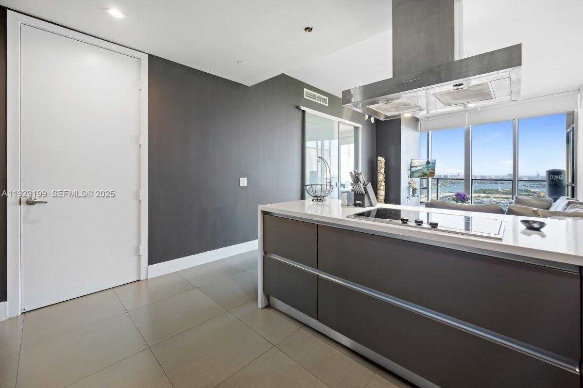 Small Image of 1100 BISCAYNE BLVD #3104, Miami Number 4