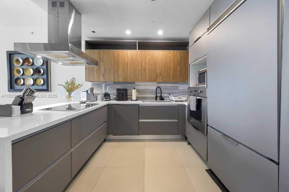 Small Image of 1100 BISCAYNE BLVD #3104, Miami Number 5