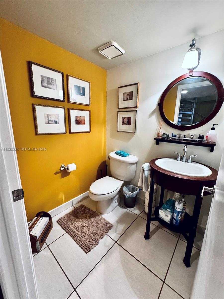 Small Image of 3007 NORTH EAST 183RD LN, Aventura Number 11