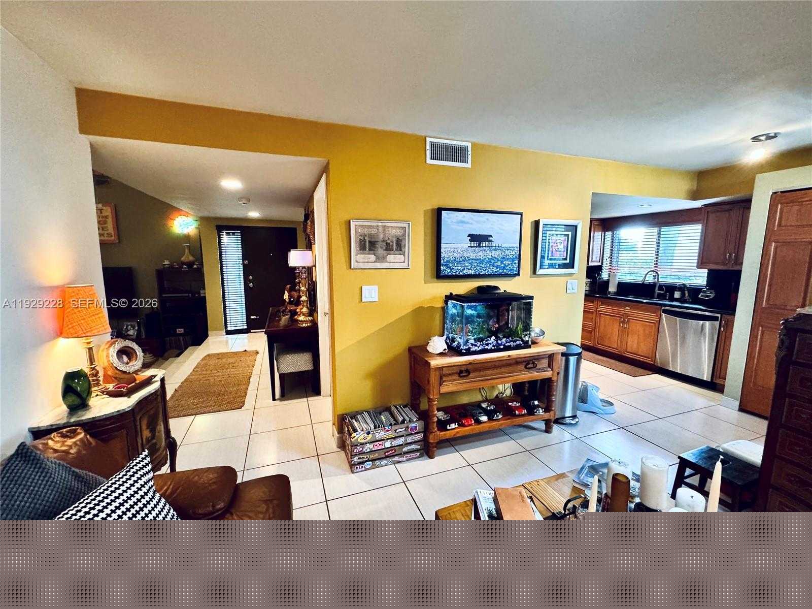 Small Image of 3007 NORTH EAST 183RD LN, Aventura Number 13