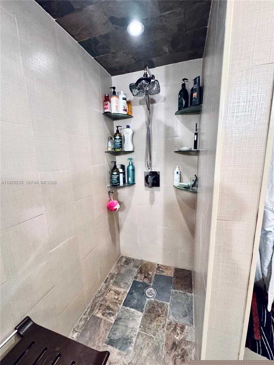 Small Image of 3007 NORTH EAST 183RD LN, Aventura Number 28