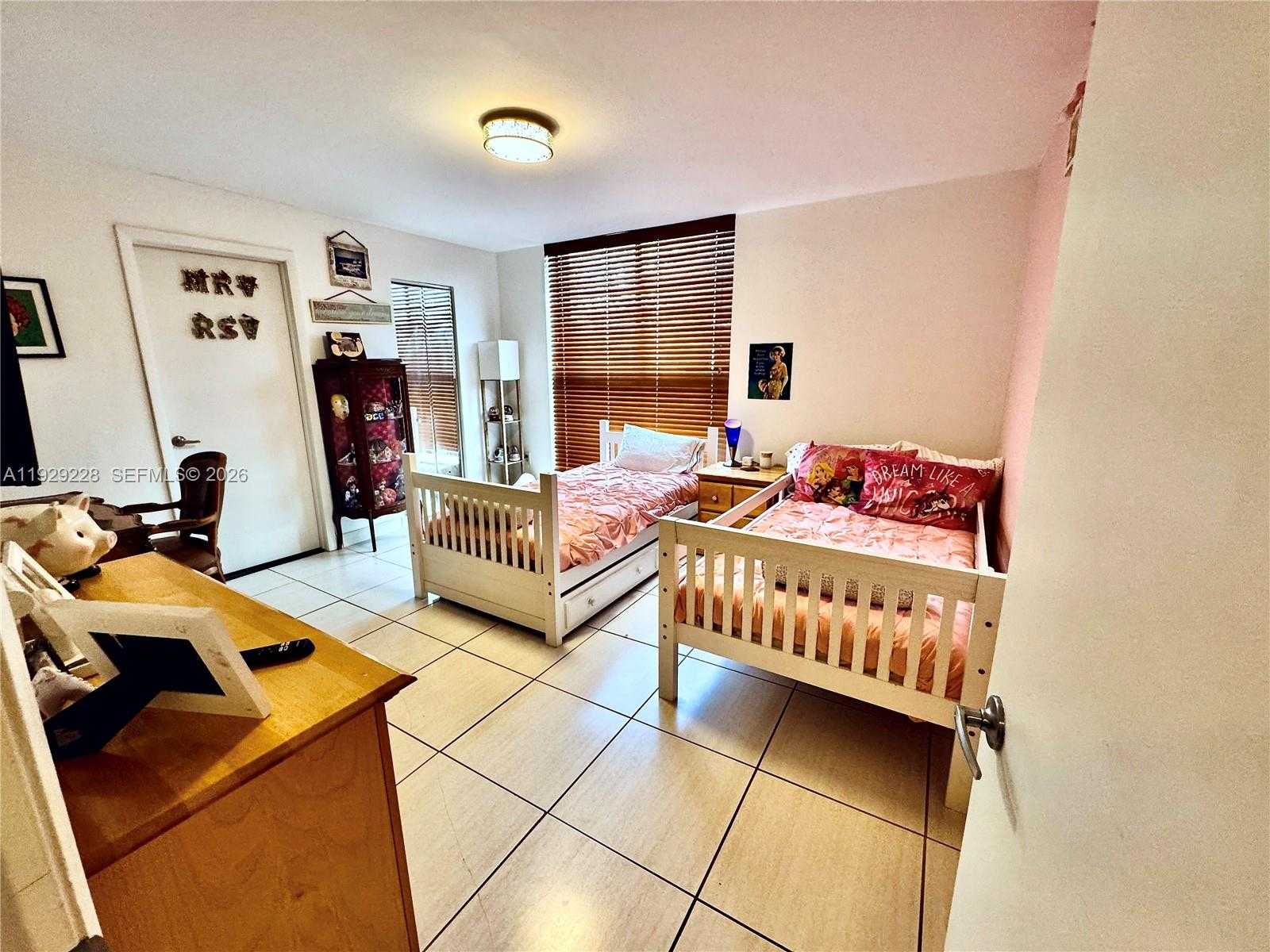 Small Image of 3007 NORTH EAST 183RD LN, Aventura Number 34