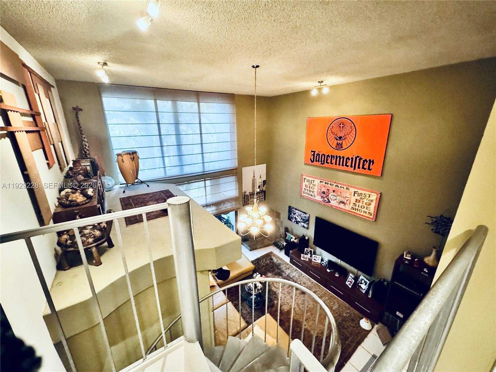 Small Image of 3007 NORTH EAST 183RD LN, Aventura Number 37