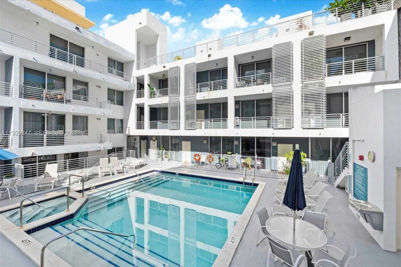 Small Image of 3339 VIRGINIA STREET #305, Miami Number 14