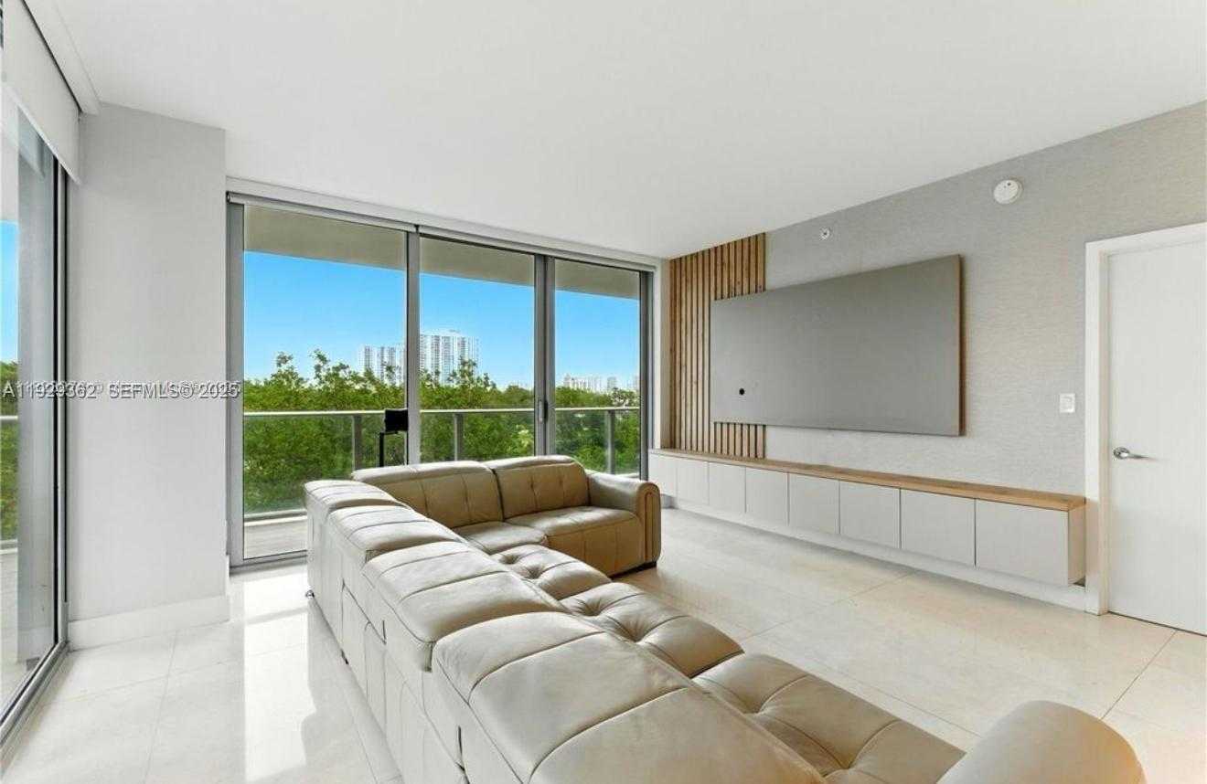 Imagen de Pequeño Objeto