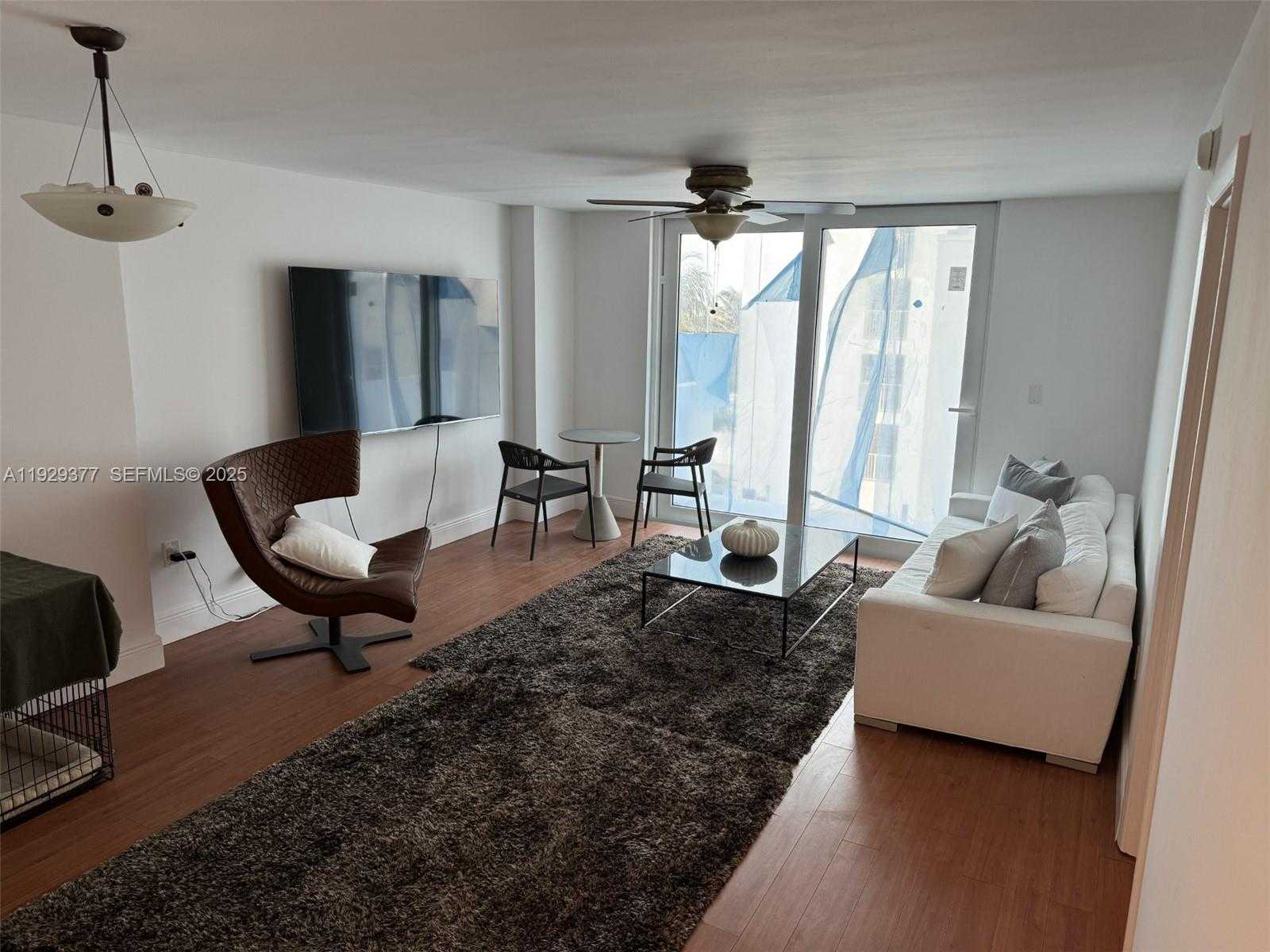 Small Image of 345 OCEAN DR #414, Miami Beach Number 3