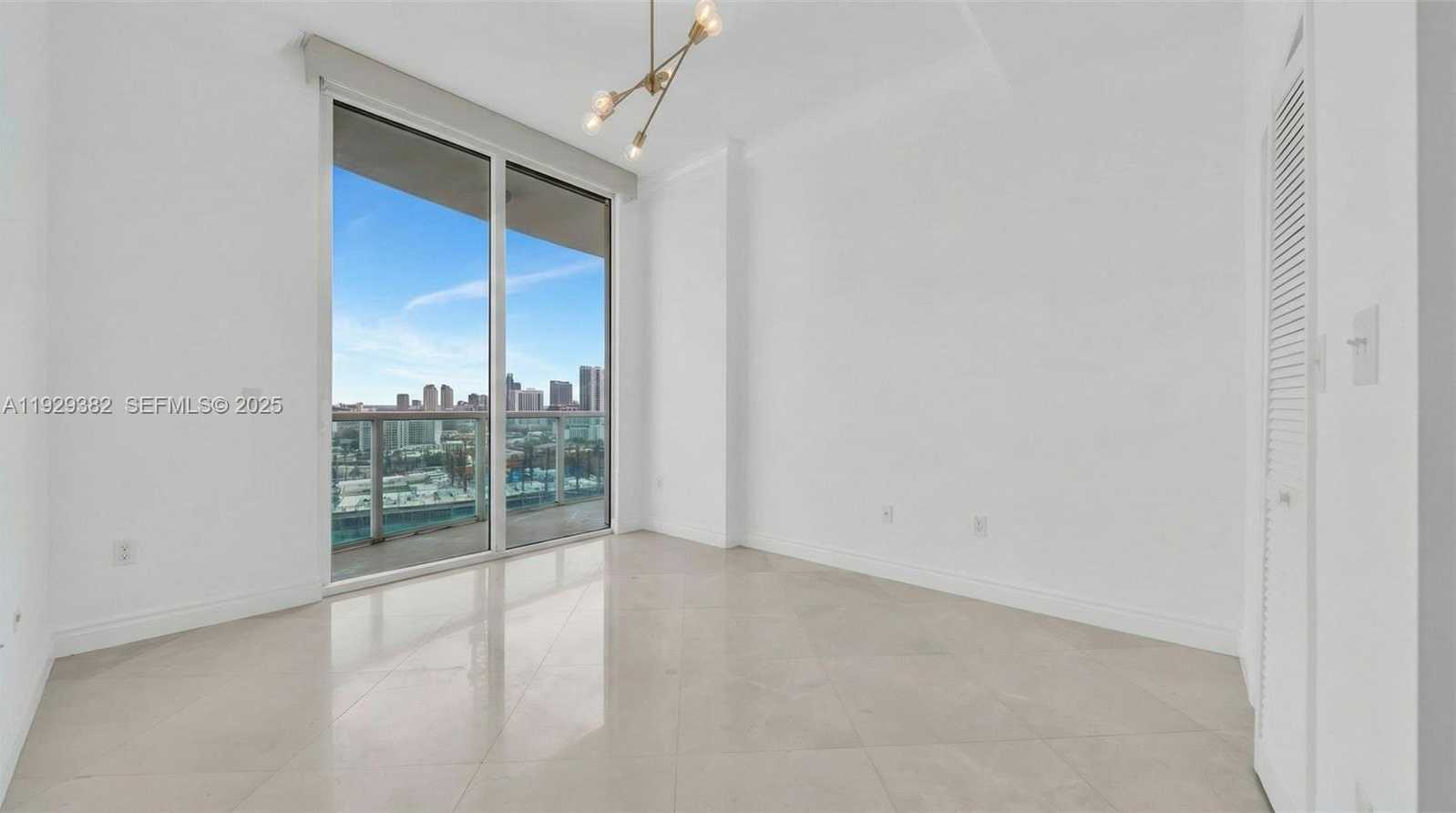 Small Image of 31 SOUTH EAST 5TH ST #4314, Miami Number 14