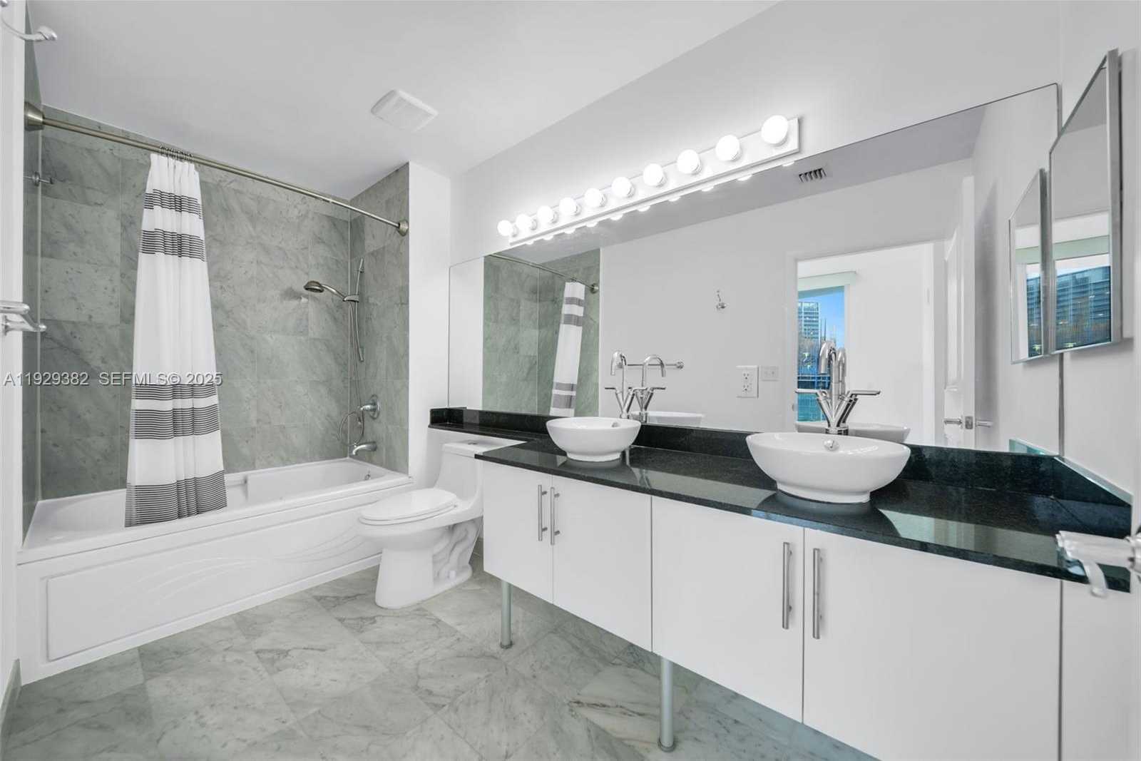 Small Image of 31 SOUTH EAST 5TH ST #4314, Miami Number 17