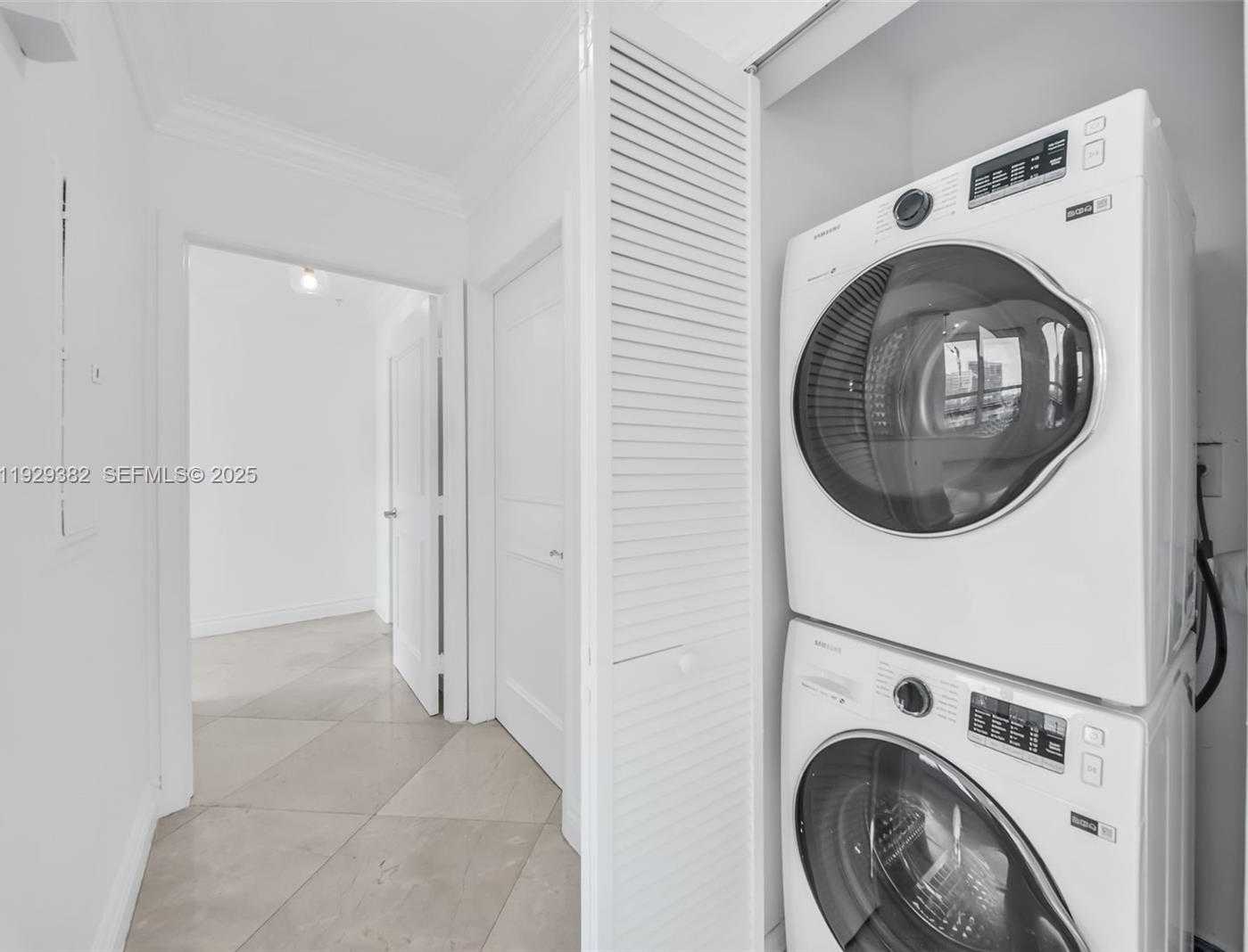 Small Image of 31 SOUTH EAST 5TH ST #4314, Miami Number 24