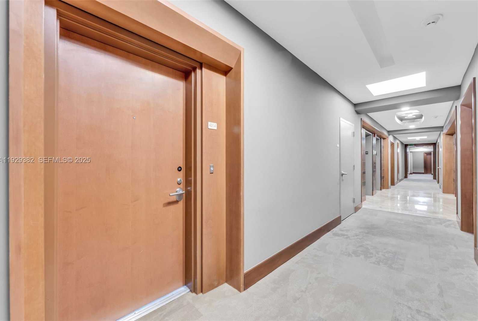 Small Image of 31 SOUTH EAST 5TH ST #4314, Miami Number 25