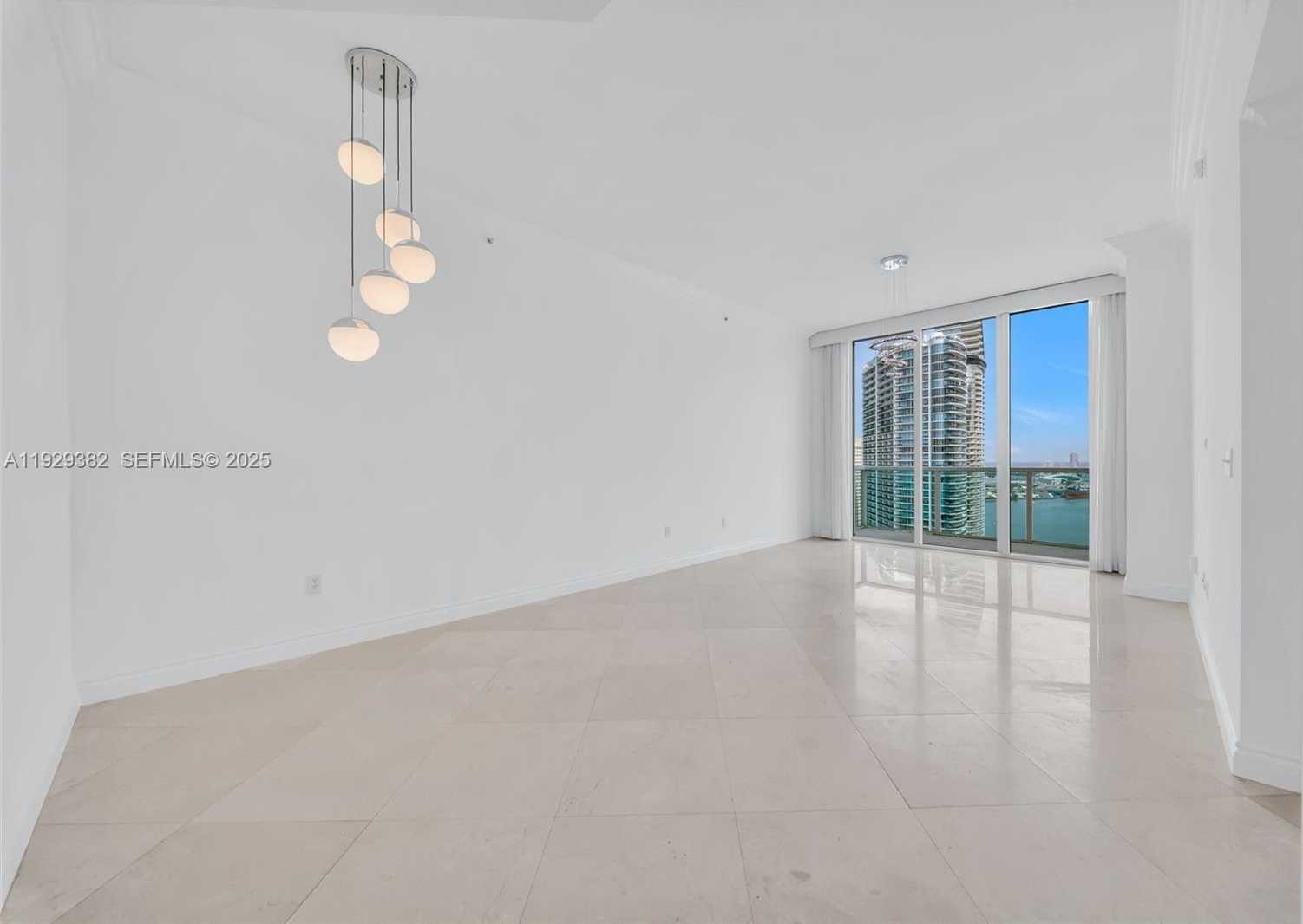 Small Image of 31 SOUTH EAST 5TH ST #4314, Miami Number 3