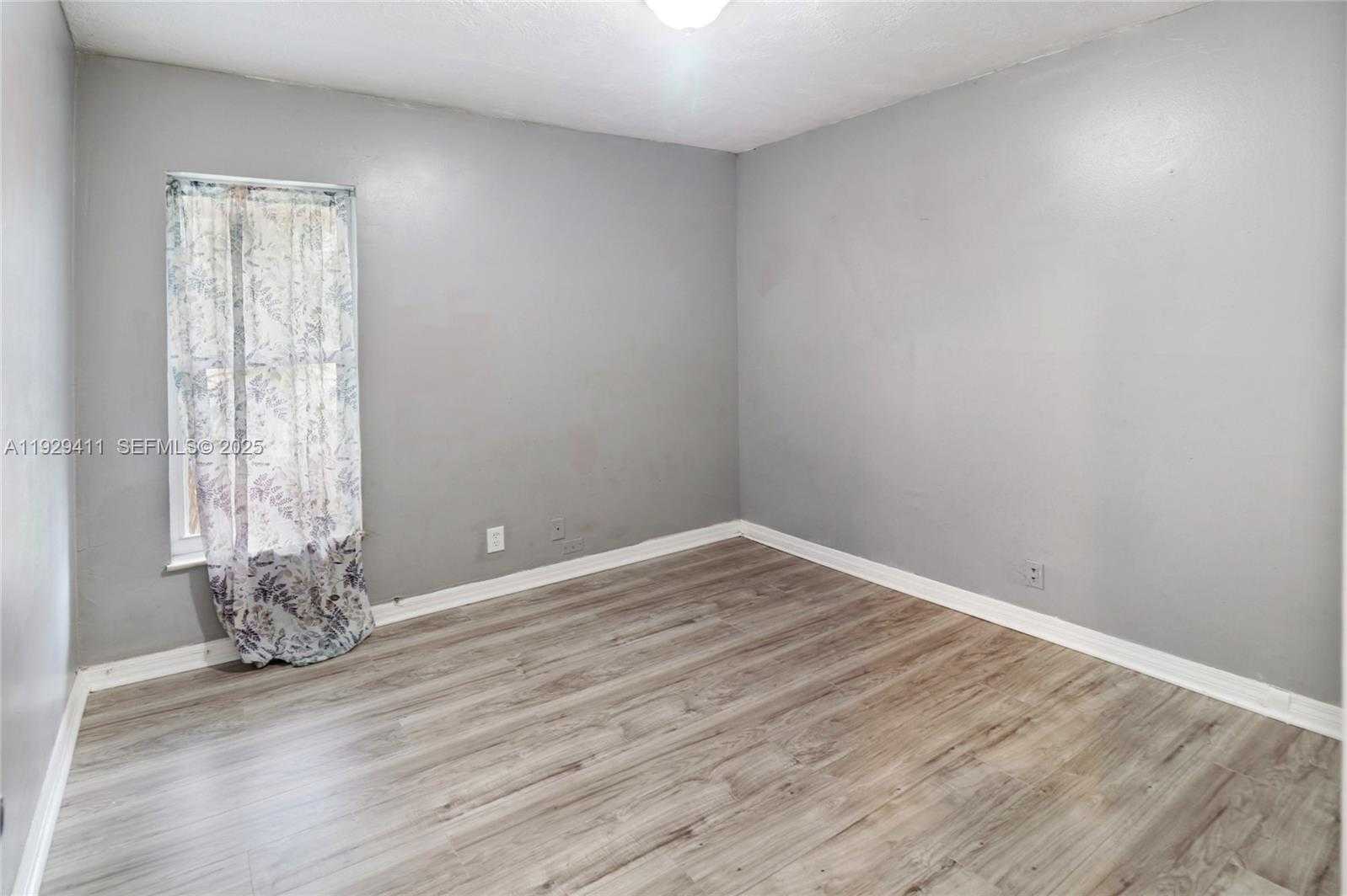 Small Image of 6352 BOULEVARD OF CHAMPIONS #1, North Lauderdale Number 15