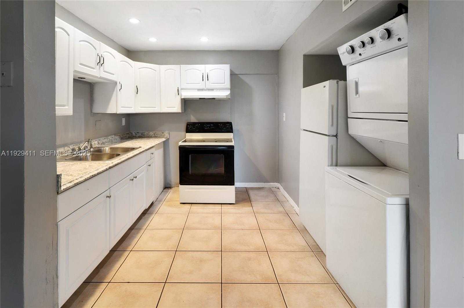 Small Image of 6352 BOULEVARD OF CHAMPIONS #1, North Lauderdale Number 2