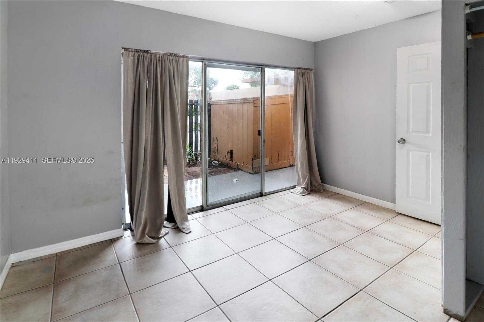 Small Image of 6352 BOULEVARD OF CHAMPIONS #1, North Lauderdale Number 21