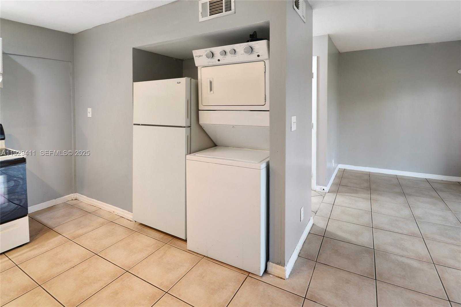 Small Image of 6352 BOULEVARD OF CHAMPIONS #1, North Lauderdale Number 22