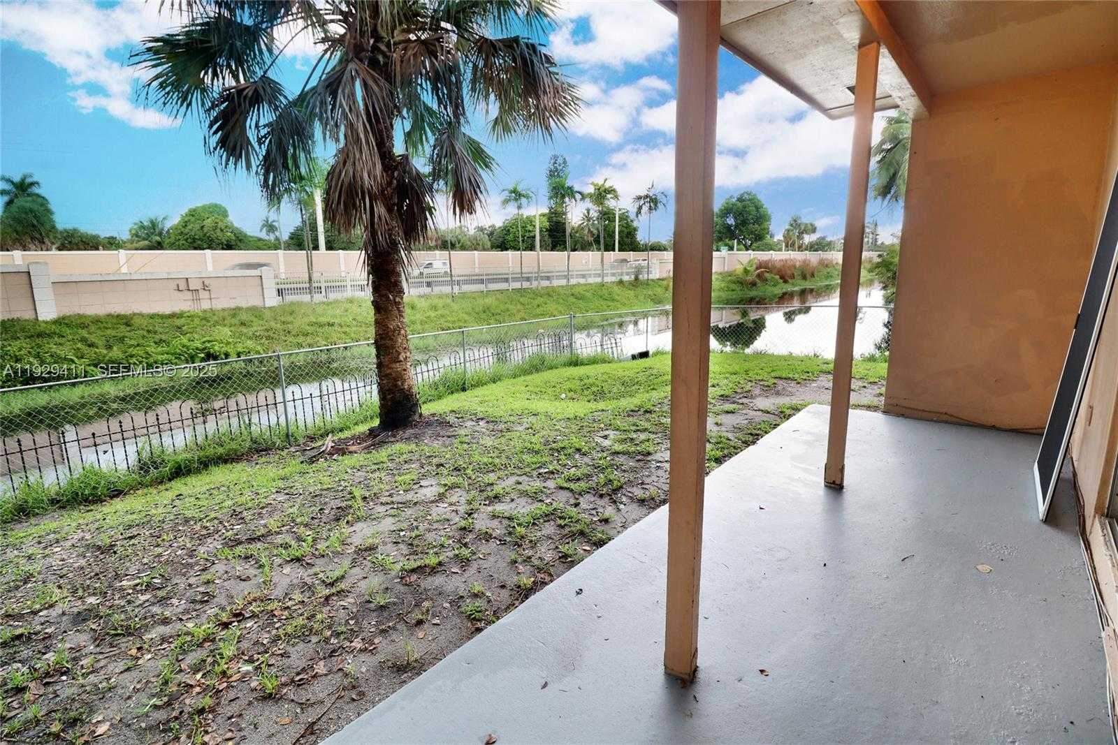 Small Image of 6352 BOULEVARD OF CHAMPIONS #1, North Lauderdale Number 26