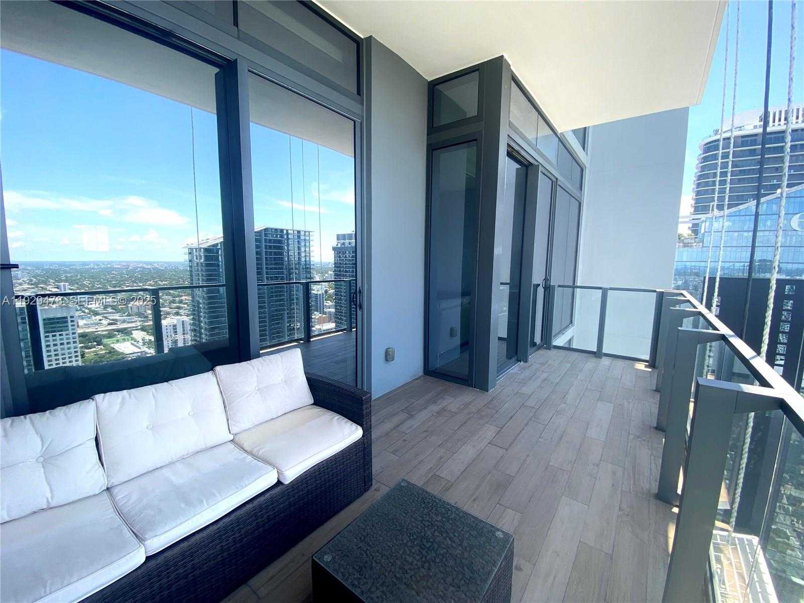 Imagen de Pequeño Objeto