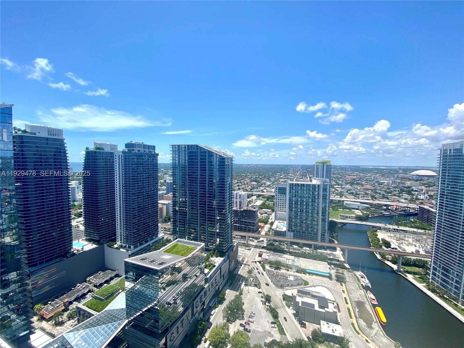 Imagen de Pequeño Objeto