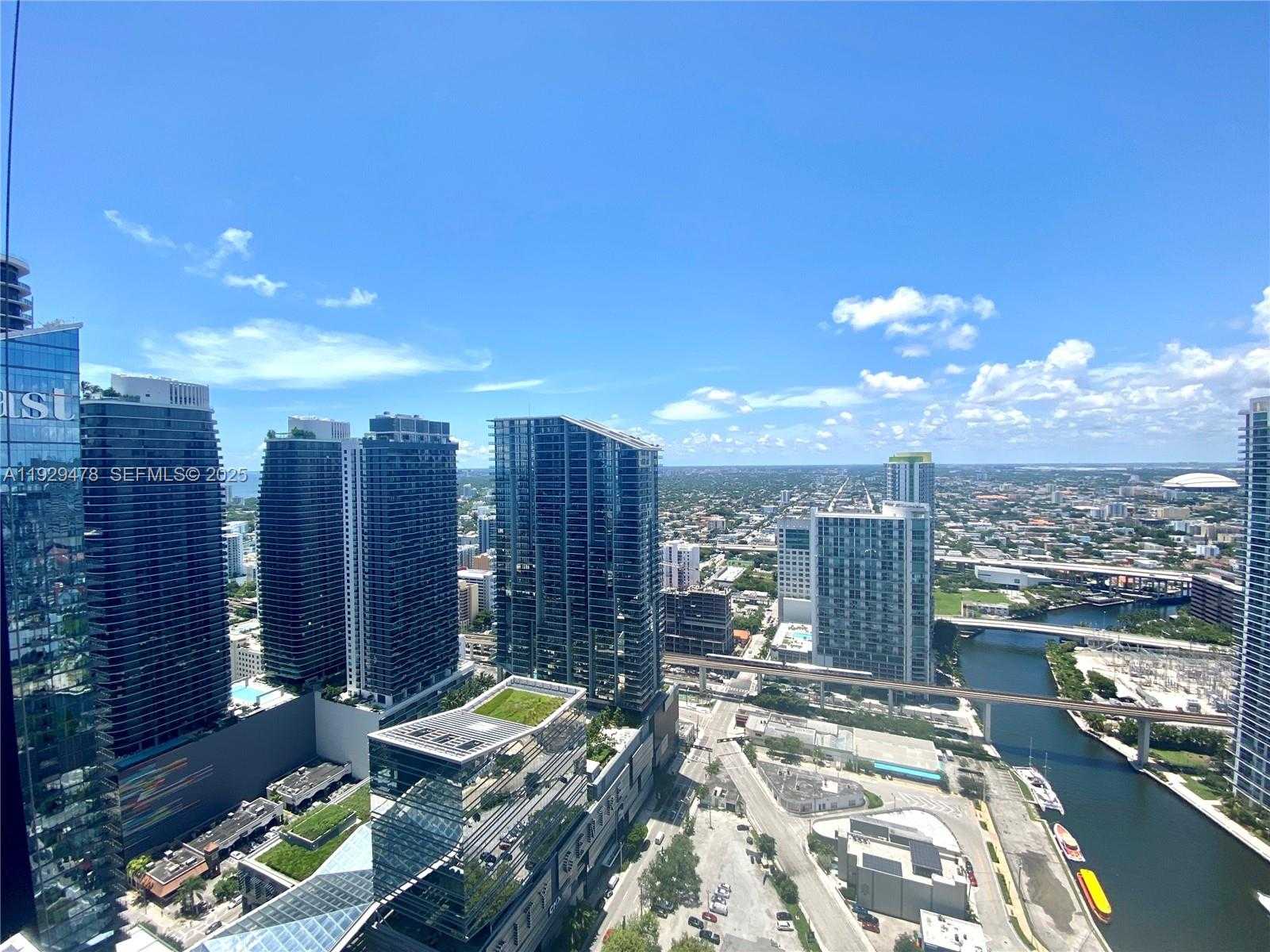 Imagen de Pequeño Objeto