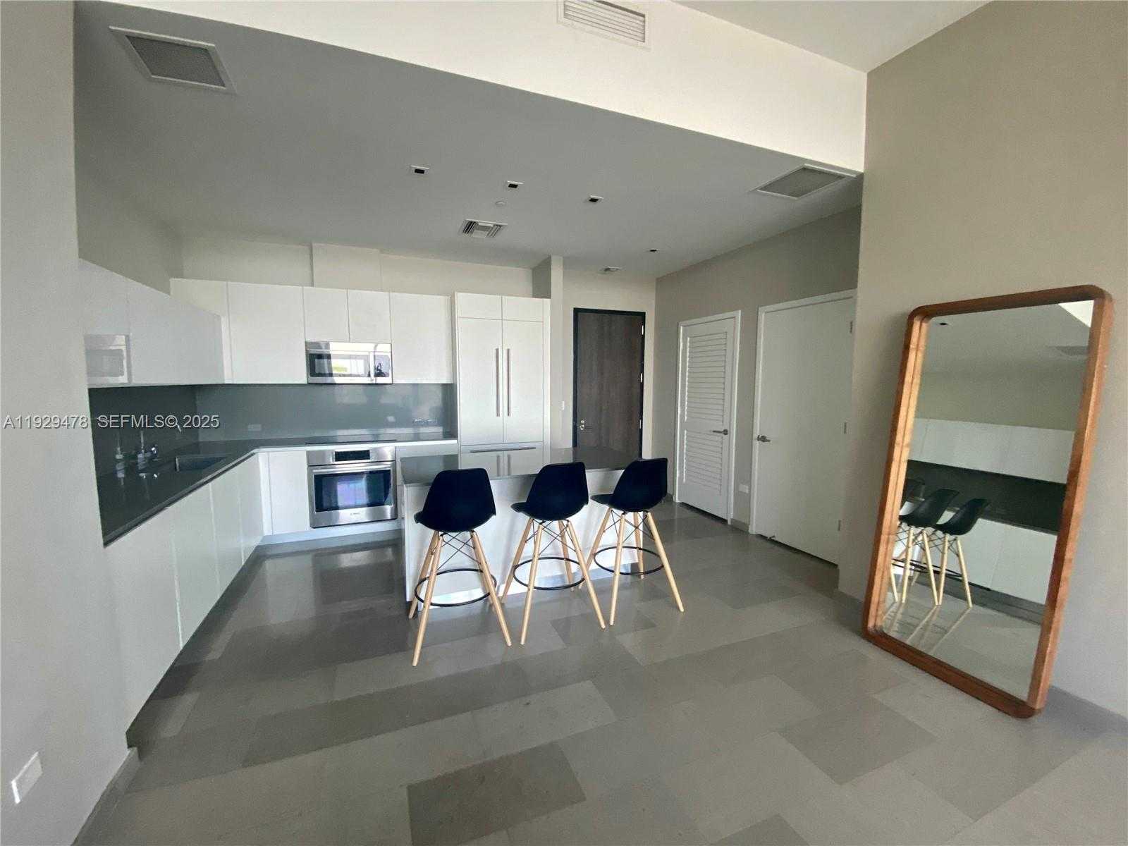 Imagen de Pequeño Objeto